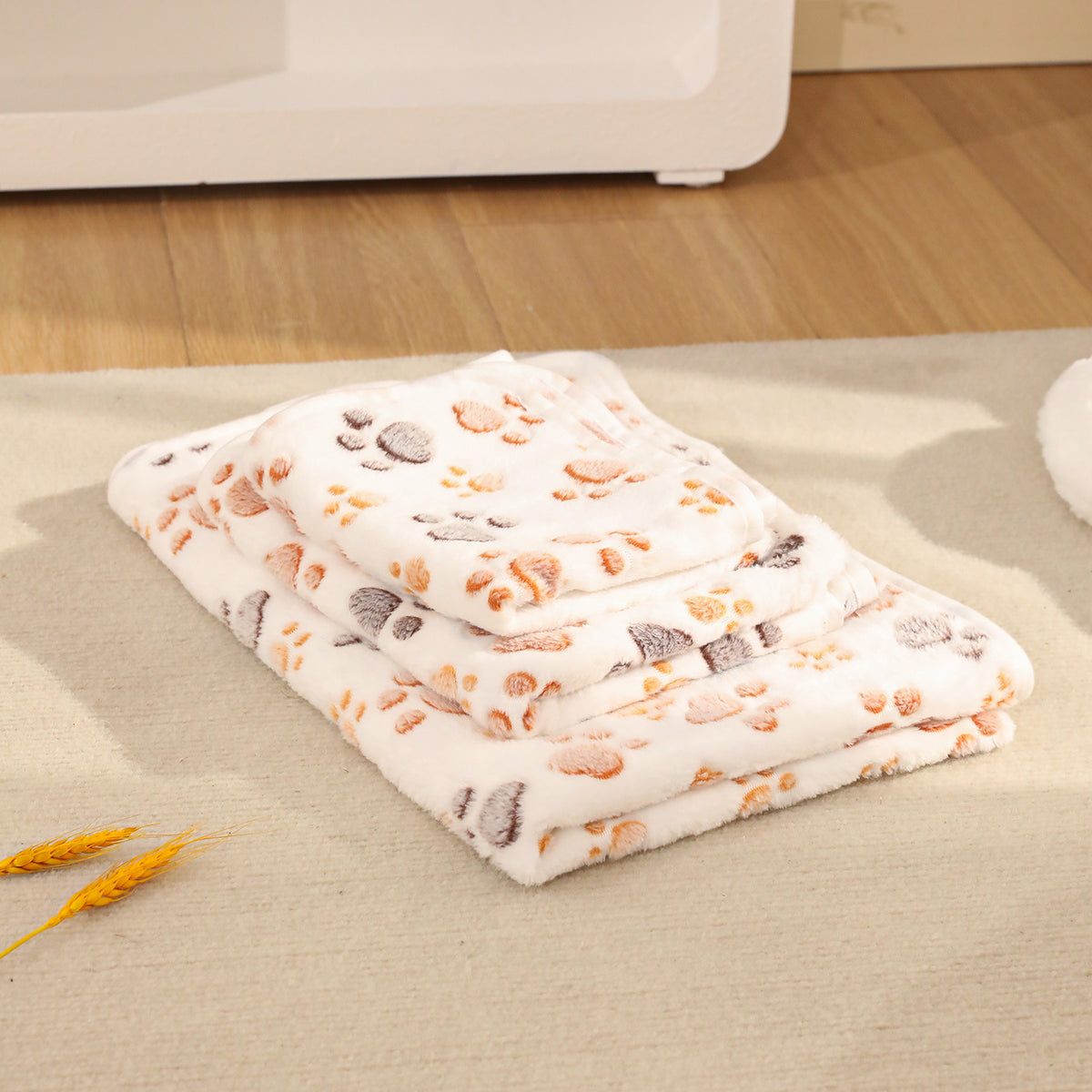 Soft coral fleece dog blanket mat with heart pattern on the floor, photo 10