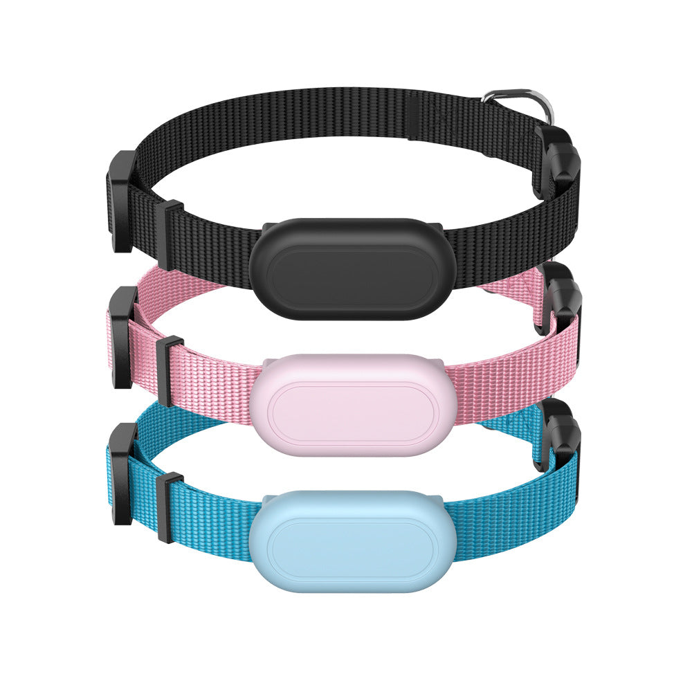 Bluetooth pet tracker tag for cats and dogs, showing size and shape