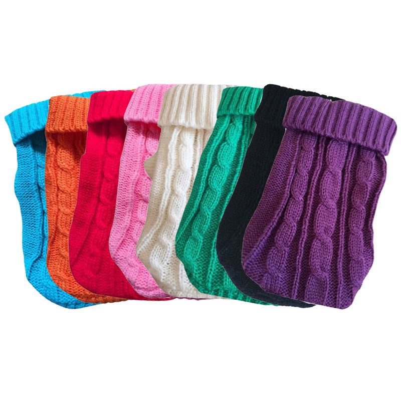 Thick knitted acrylic jumper for dogs and cats in Black, front view