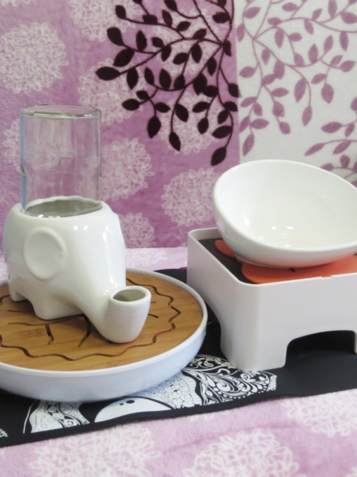 Ceramic elephant cat water dispenser, detail photo 3