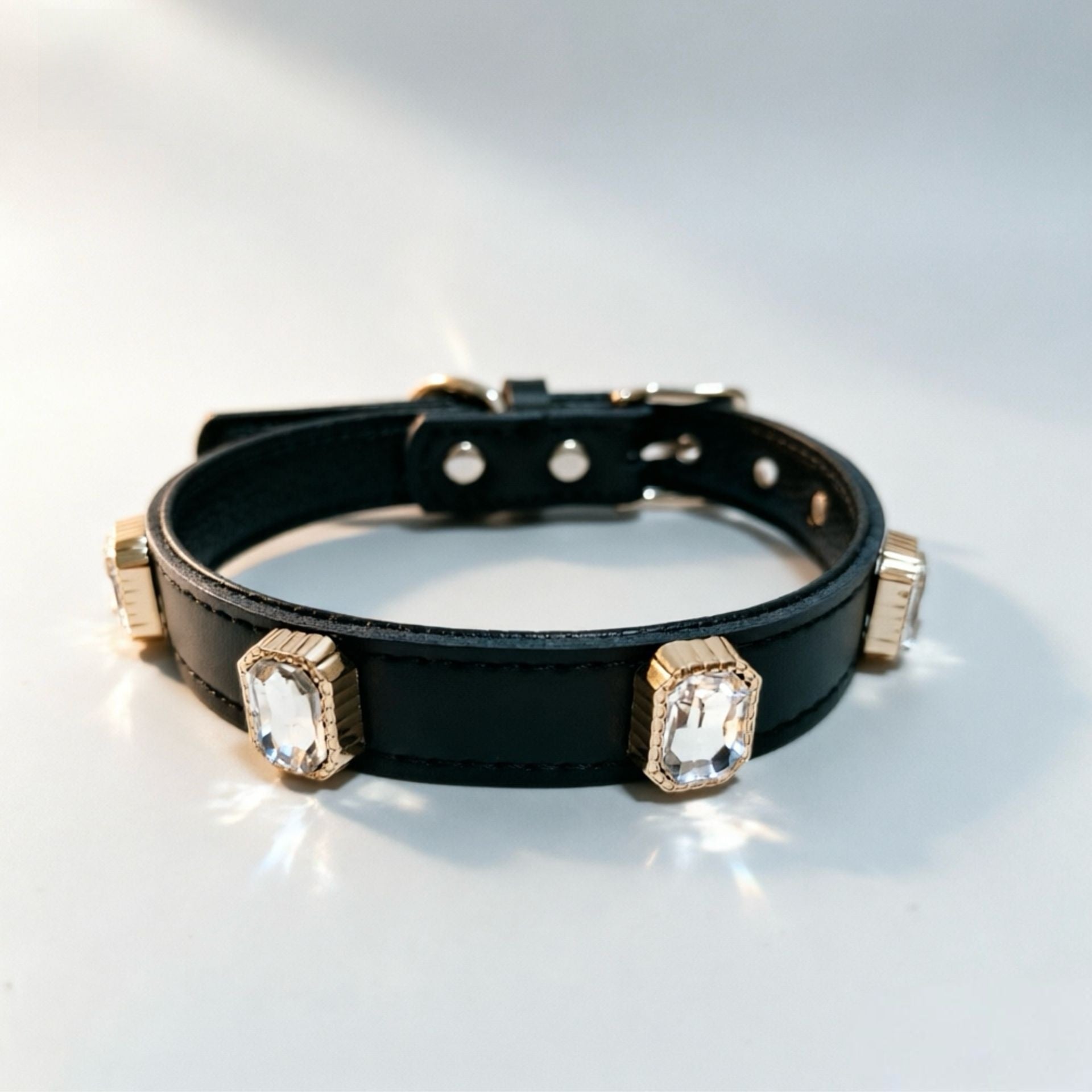 Cowhide leather dog collar with metal buckle, product image 3