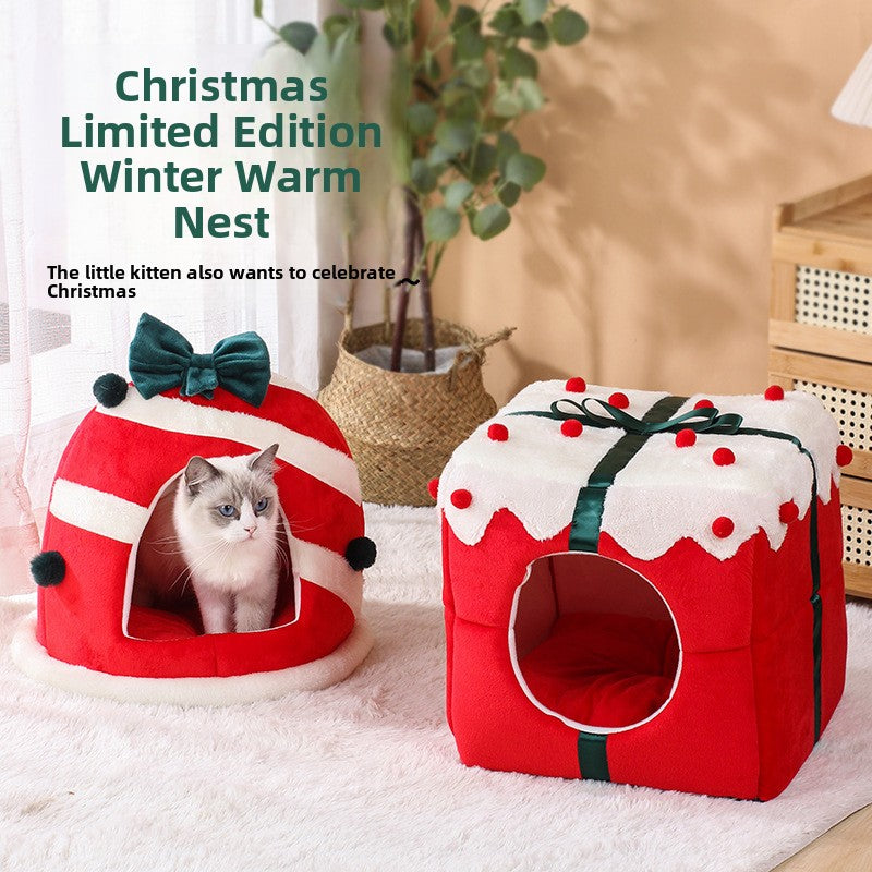 Fleece-lined Christmas pet house for cats and small dogs, main product photo