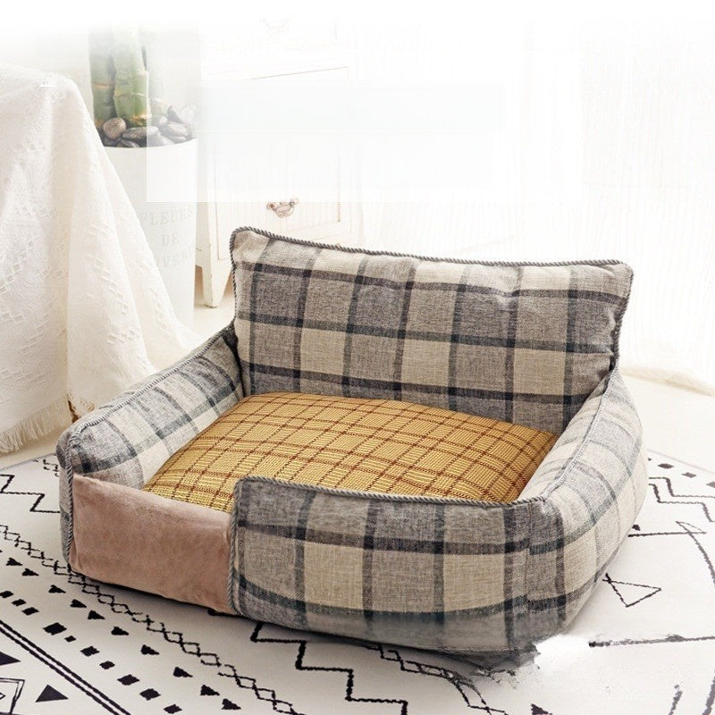 Washable cotton dog bed in plaid, alternative angle view