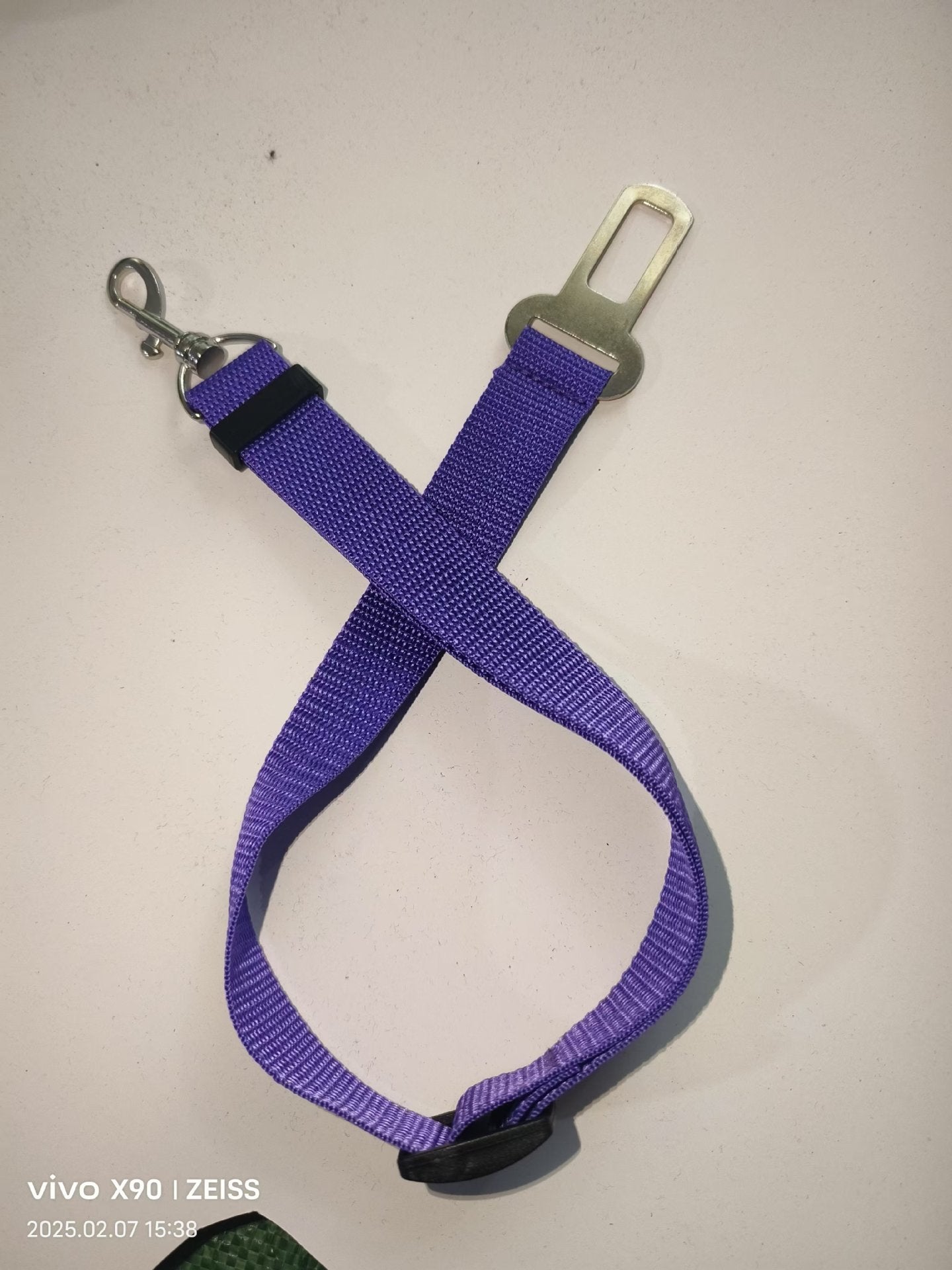 Adjustable dog seat belt leads in thirteen colours