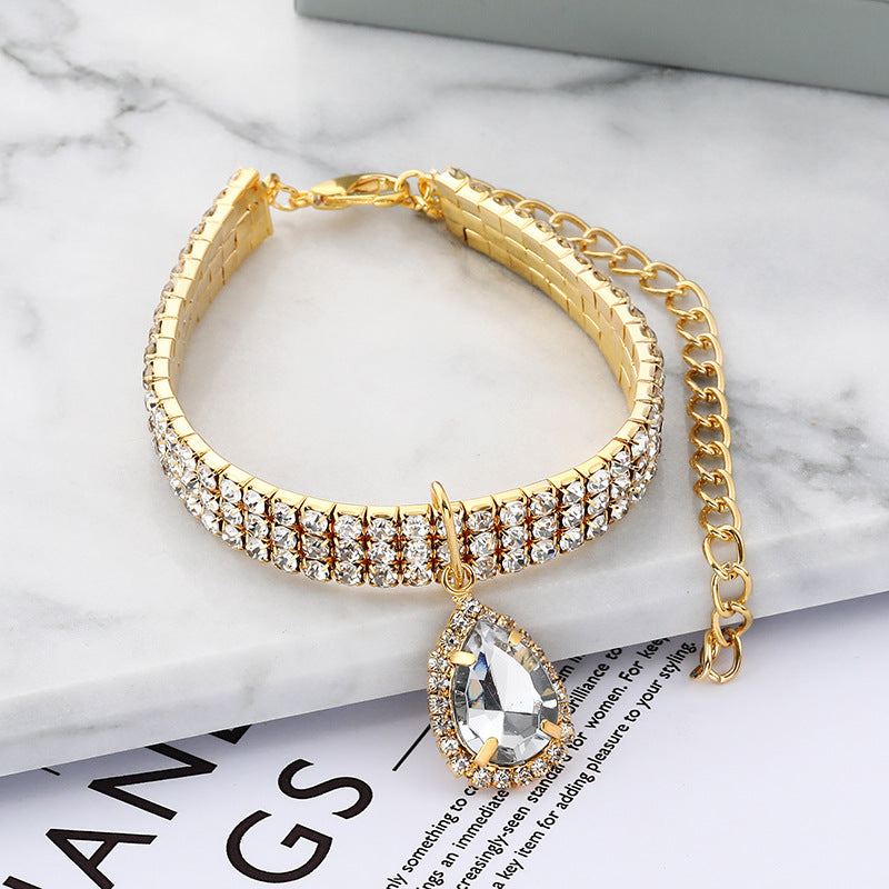 Rhinestone elastic collar with teardrop pendant for cats in pink