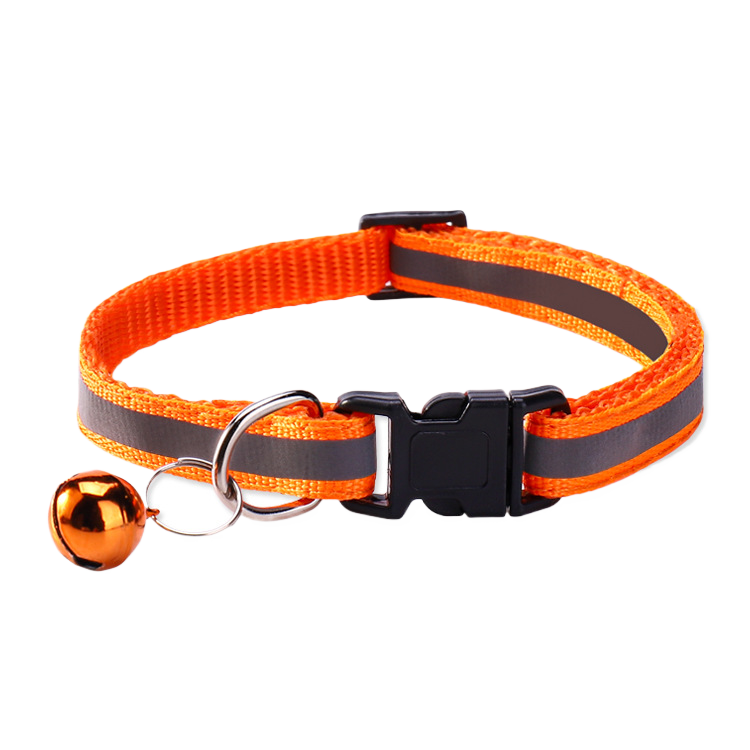 Reflective cat collar in red with adjustable buckle