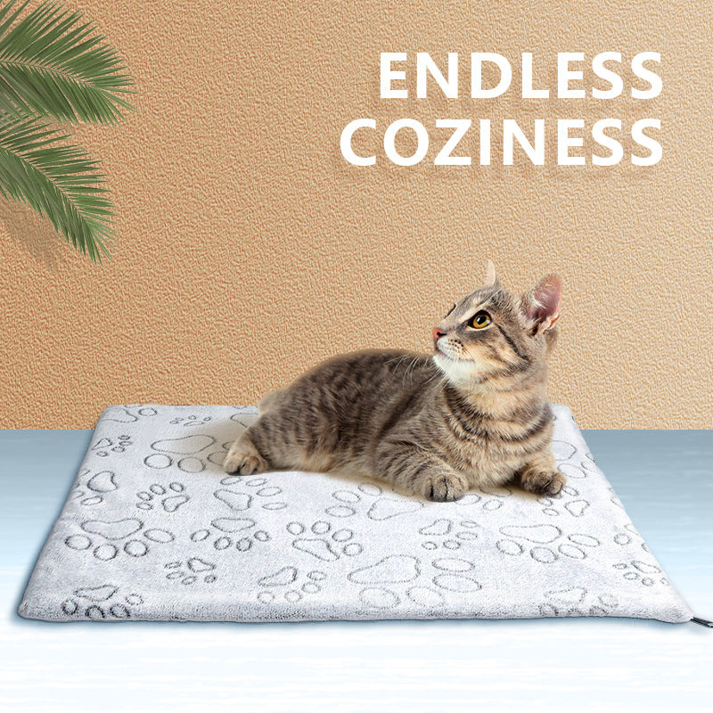 Self-warming pet mat with anti-slip base, main product photo
