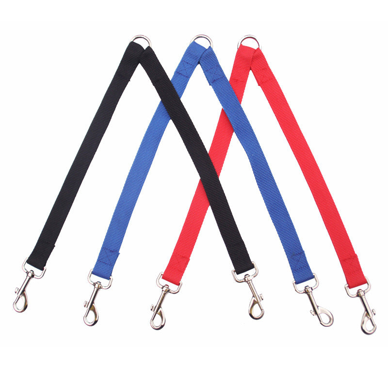 Double dog lead coupler in blue for walking two dogs together