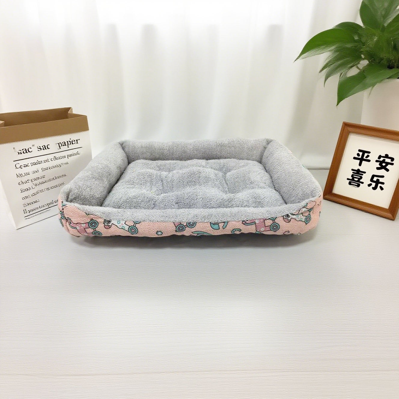 Enclosed kennel style pet bed with blue kitten print and velvet lining, photo 43