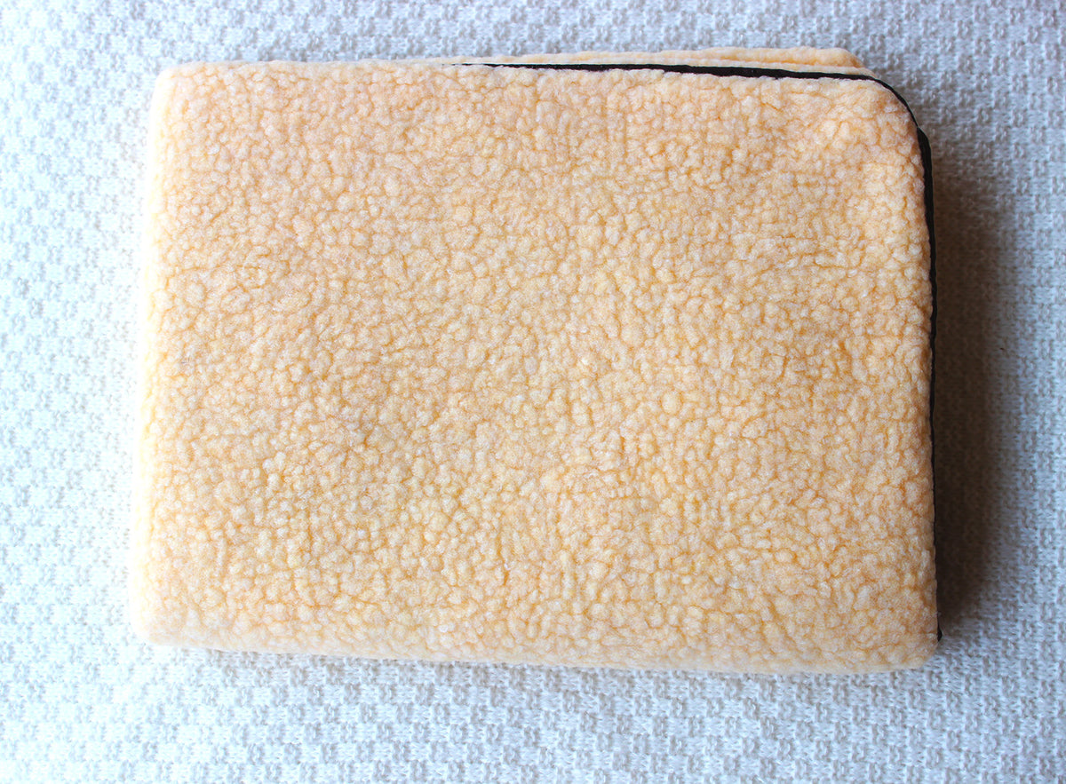 Yellow lamb fleece self-warming pet mat for cats and dogs, photo 6