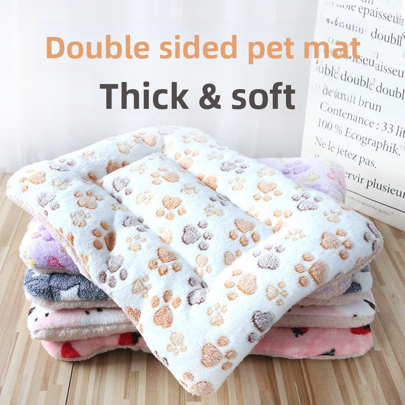 Patterned flannel dog mat with cute print for crates and beds, photo 2