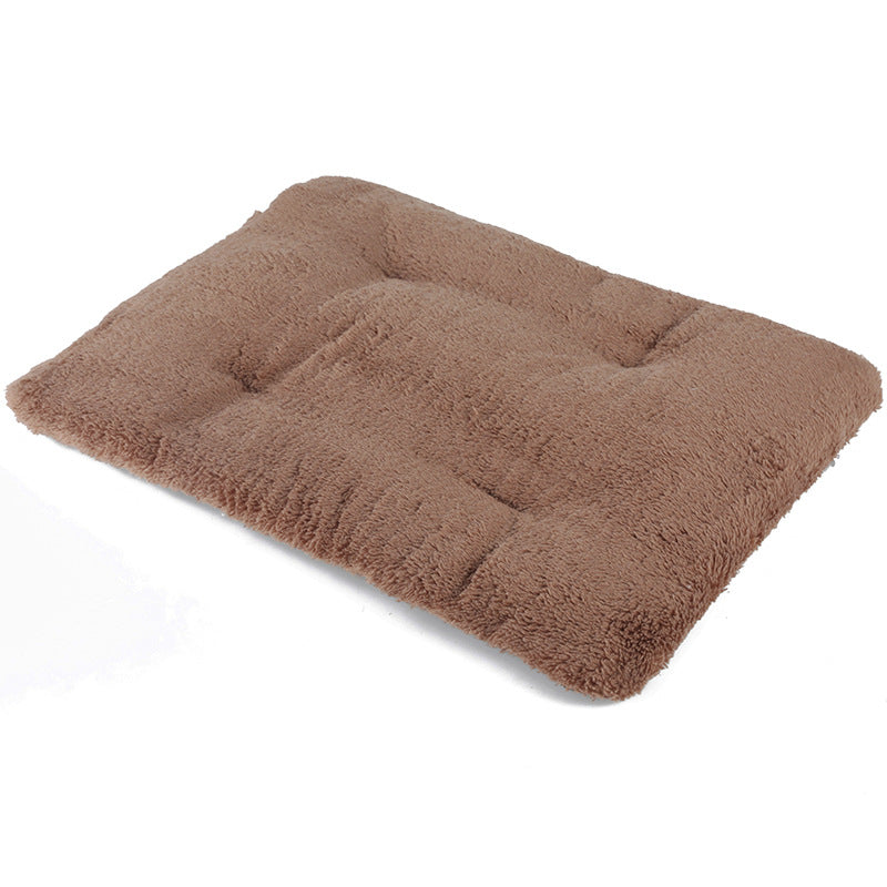 Self-warming thick pet blanket in camel for kennels