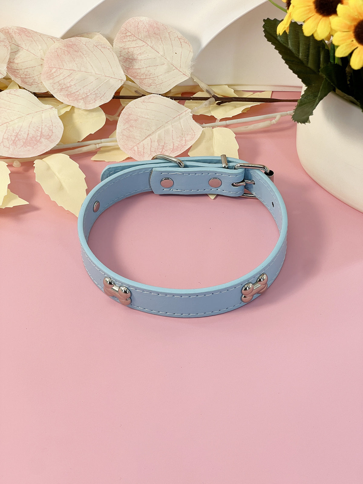 Adjustable PU leather dog collar in Sapphire Blue, material detail