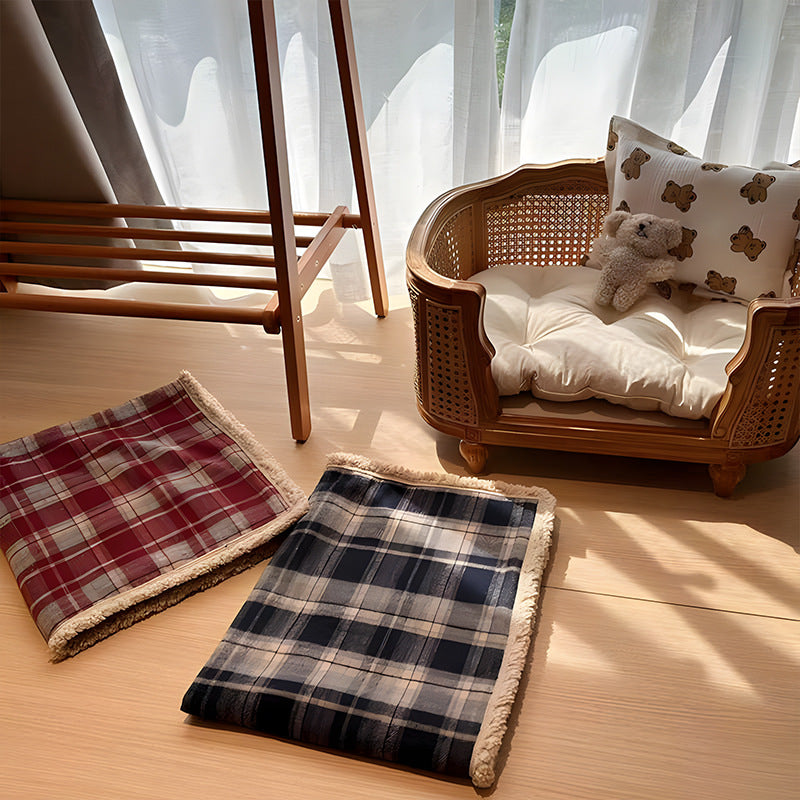 Plush winter dog blanket for puppies and small dogs, sizes from Small