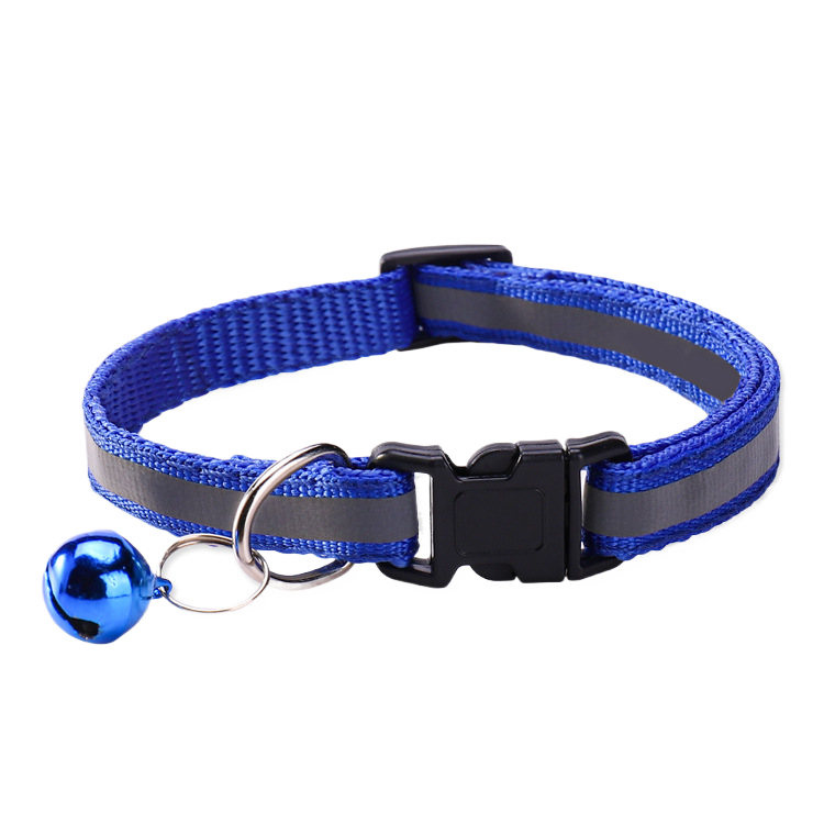 Reflective cat collar in red with adjustable buckle