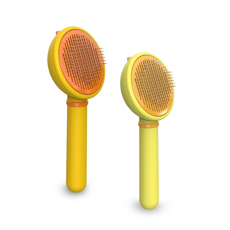 Rechargeable pet spray grooming comb, detail and texture view