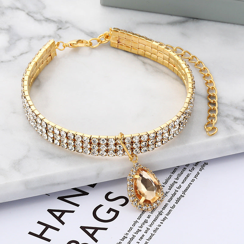 Rhinestone elastic collar with teardrop pendant for cats in pink