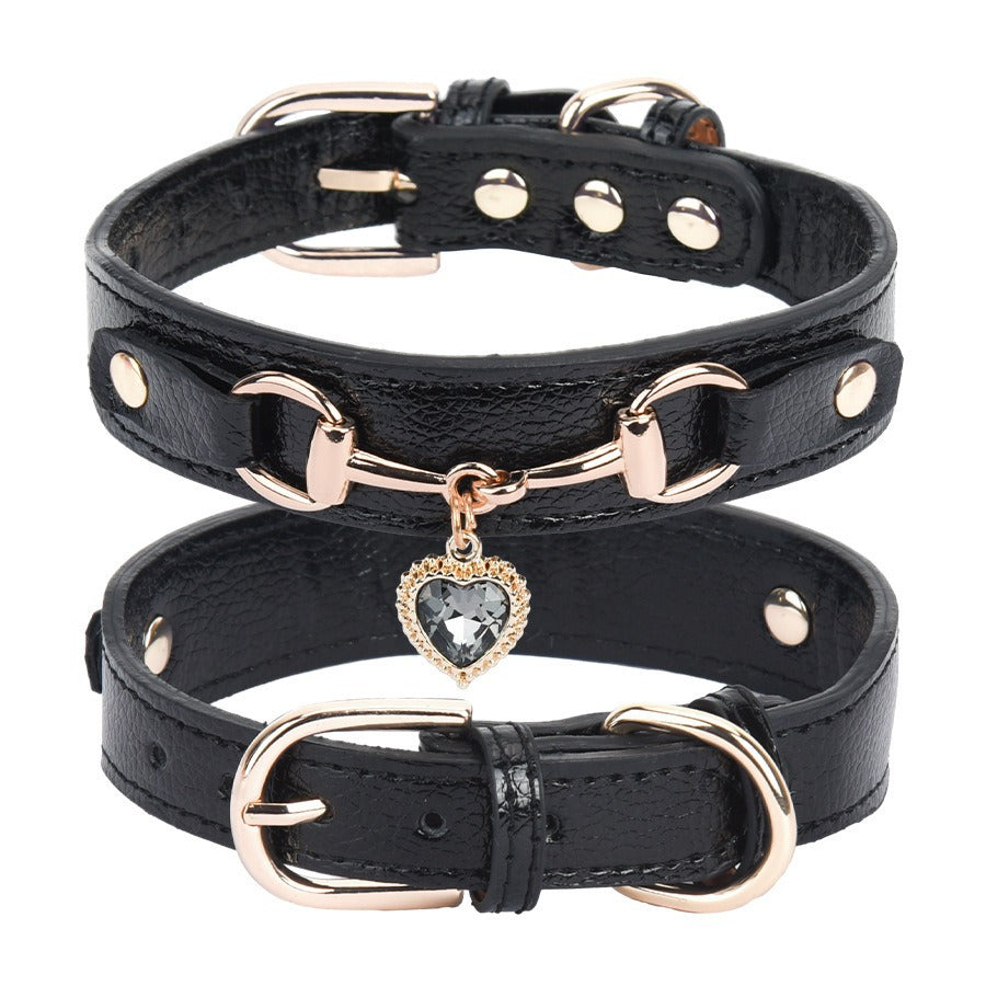 Heart rhinestone PU leather pet collar in Pink, close-up detail