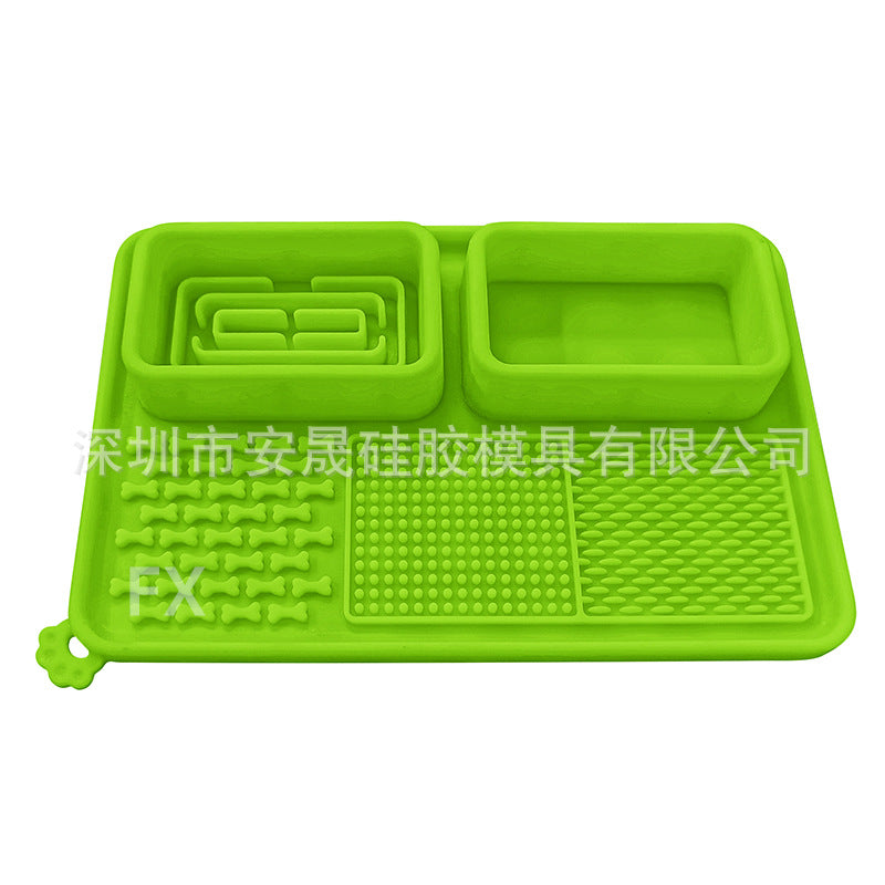 Lick pad with suction cups for cats and dogs, extra detail view