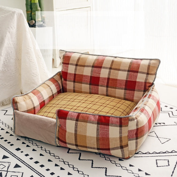 Washable cotton dog bed in plaid, main product photo