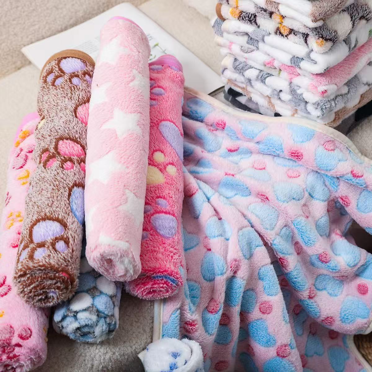 Small coral fleece pet mat, photo from another angle