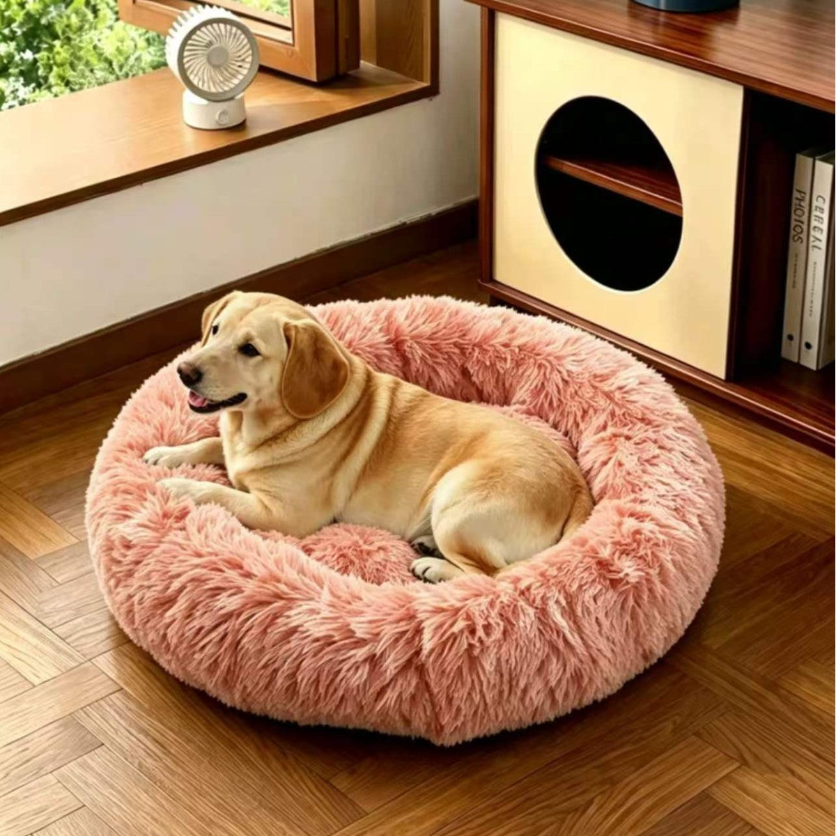 Round fluffy plush pet bed for dogs and cats, photo 4 of 20