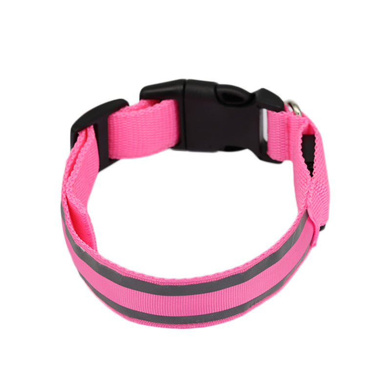 Light up dog collars in eight colours with reflective strip