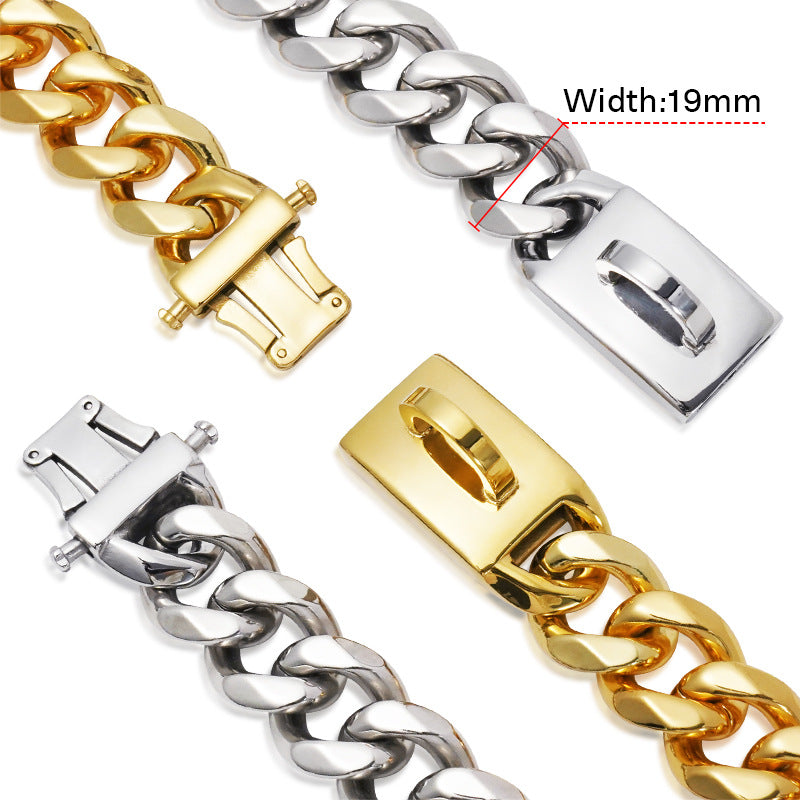Stainless steel chain dog collar, available from Pet Royale UK