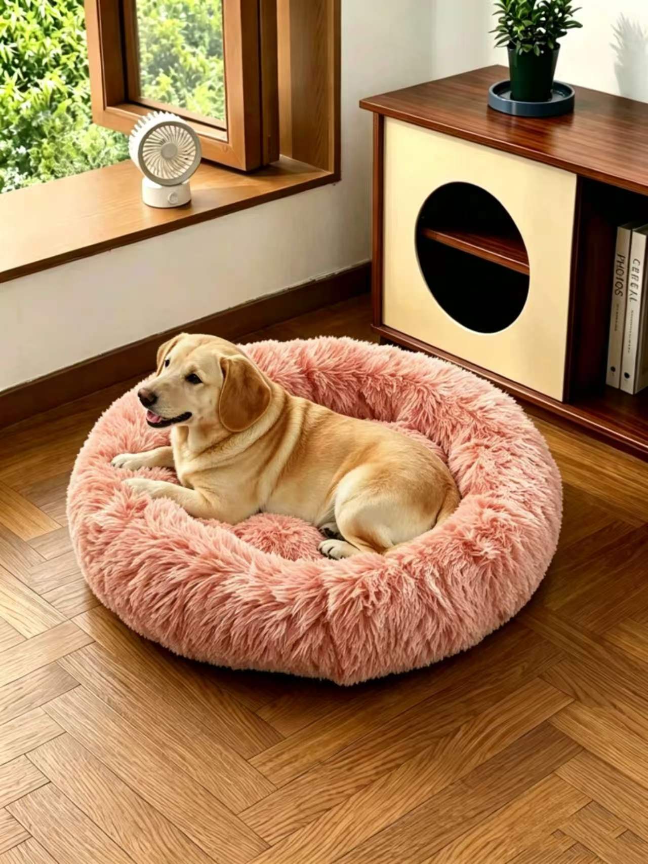 Round fluffy plush pet bed for dogs and cats, photo 19 of 20