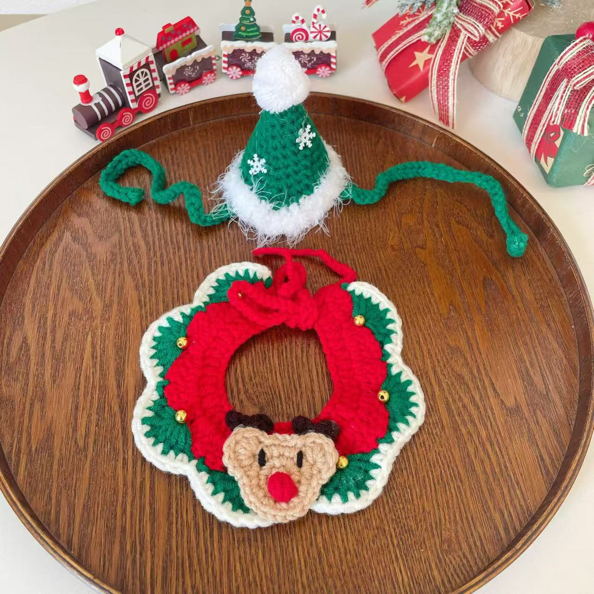 Hand-crocheted Christmas collar for cats with snowflake design, product image 14