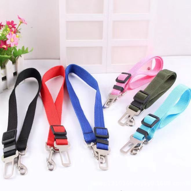 Nylon dog car seat belt lead with swivel clip, ideal for everyday use