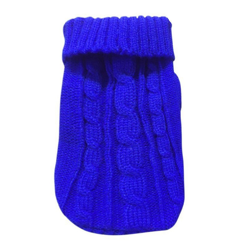 Thick knitted acrylic jumper for dogs and cats in Purple, close-up detail