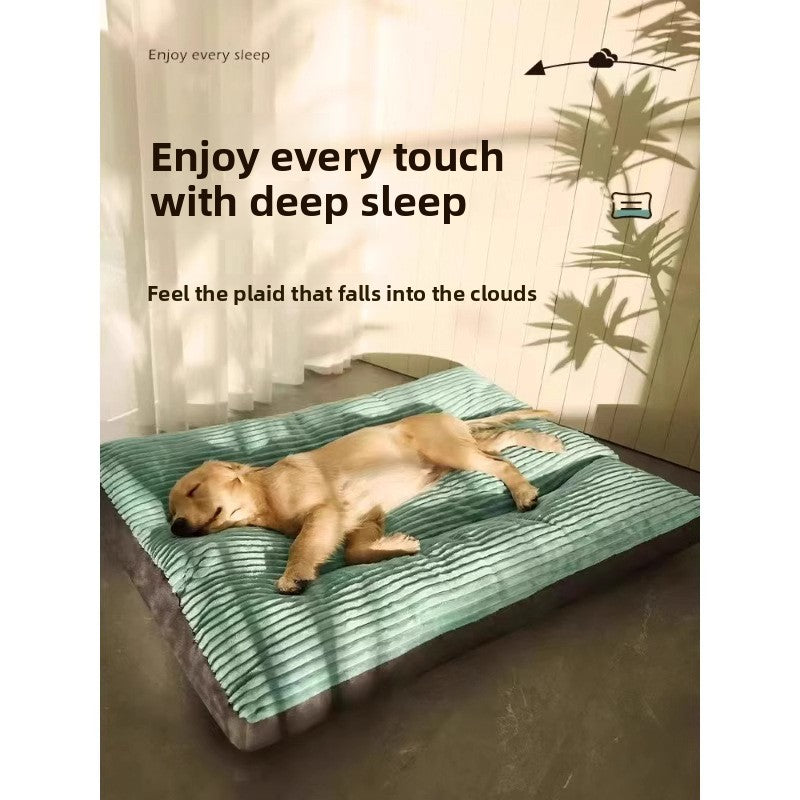 Thick striped dog mat for large dogs, close-up detail view