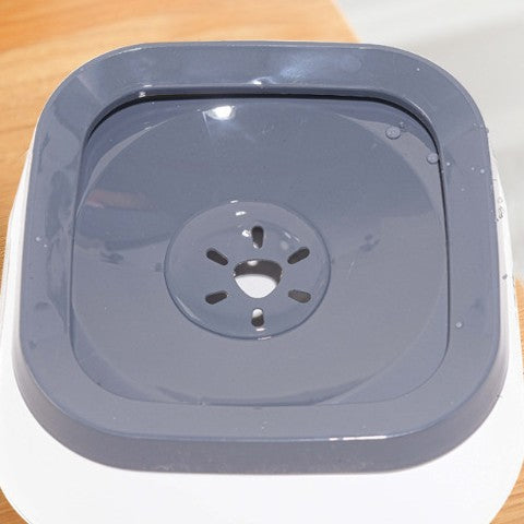 Splash-Proof Floating Pet Water Bowl for Cats with Anti-Knock Design, Car Mountable