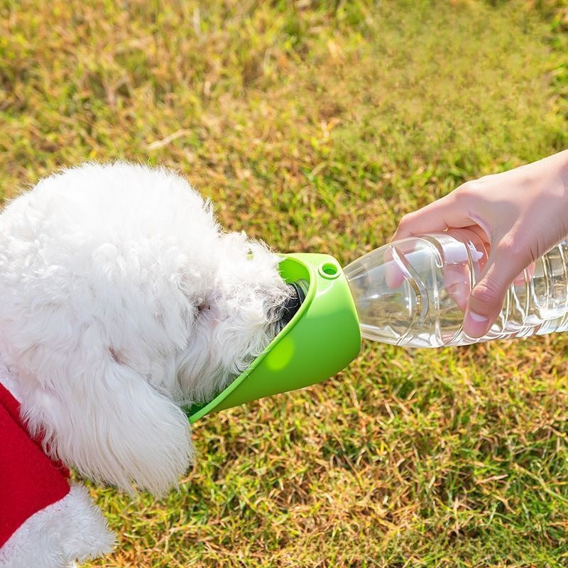 Portable Silicone Pet Travel Water Bottle with Leakproof Design for Cats and Dogs