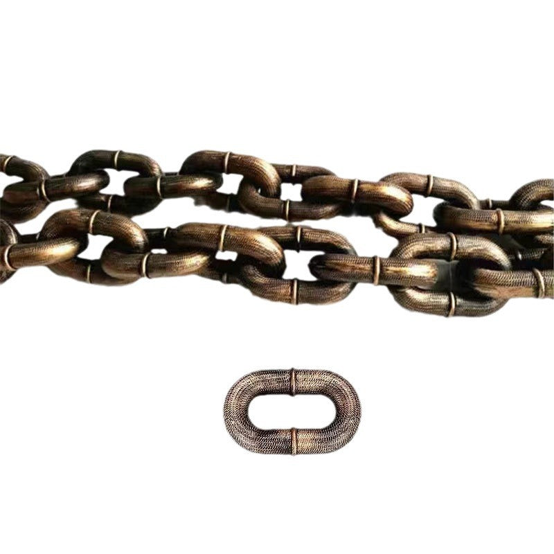 Chain-look plastic dog lead prop in 3 colour options