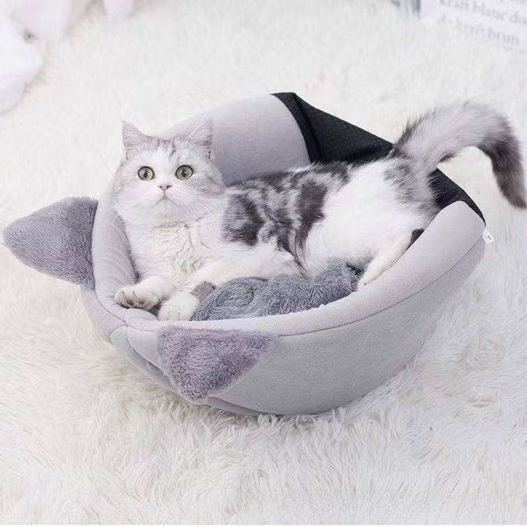 Semi-enclosed grey cat nest with thick sponge walls