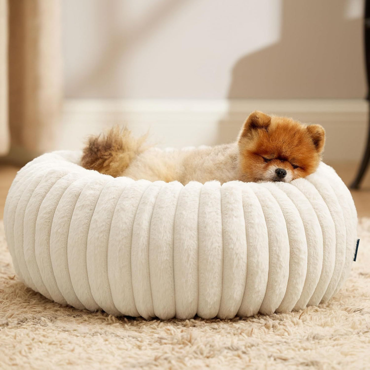 Calming Round Plush Pet Bed, Fluffy Donut Nest for Dogs and Cats