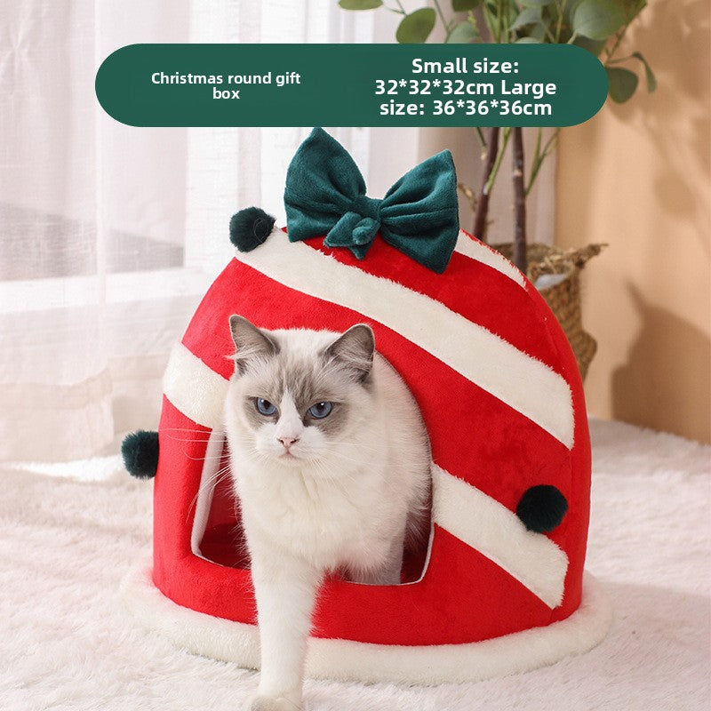 Fleece-lined Christmas pet house for cats and small dogs, further angle view