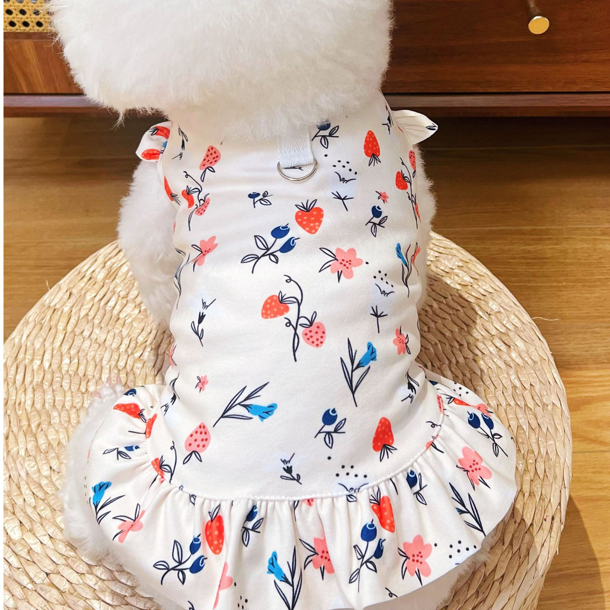 Soft polyester dog vest for autumn and winter in Yellow, close-up detail