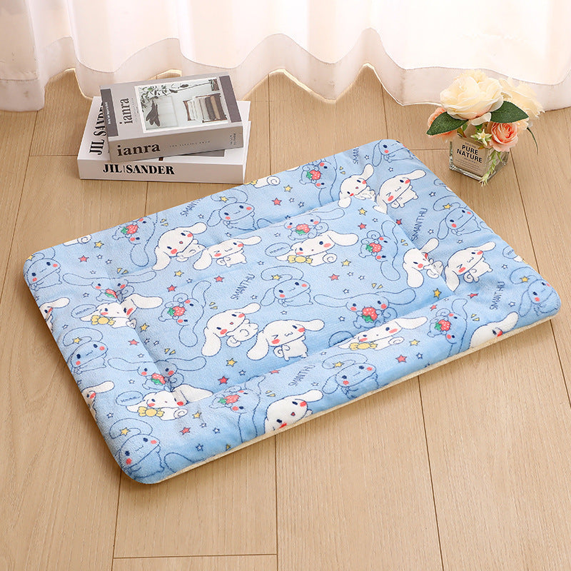 Beige bear print flannel bed pad for cats