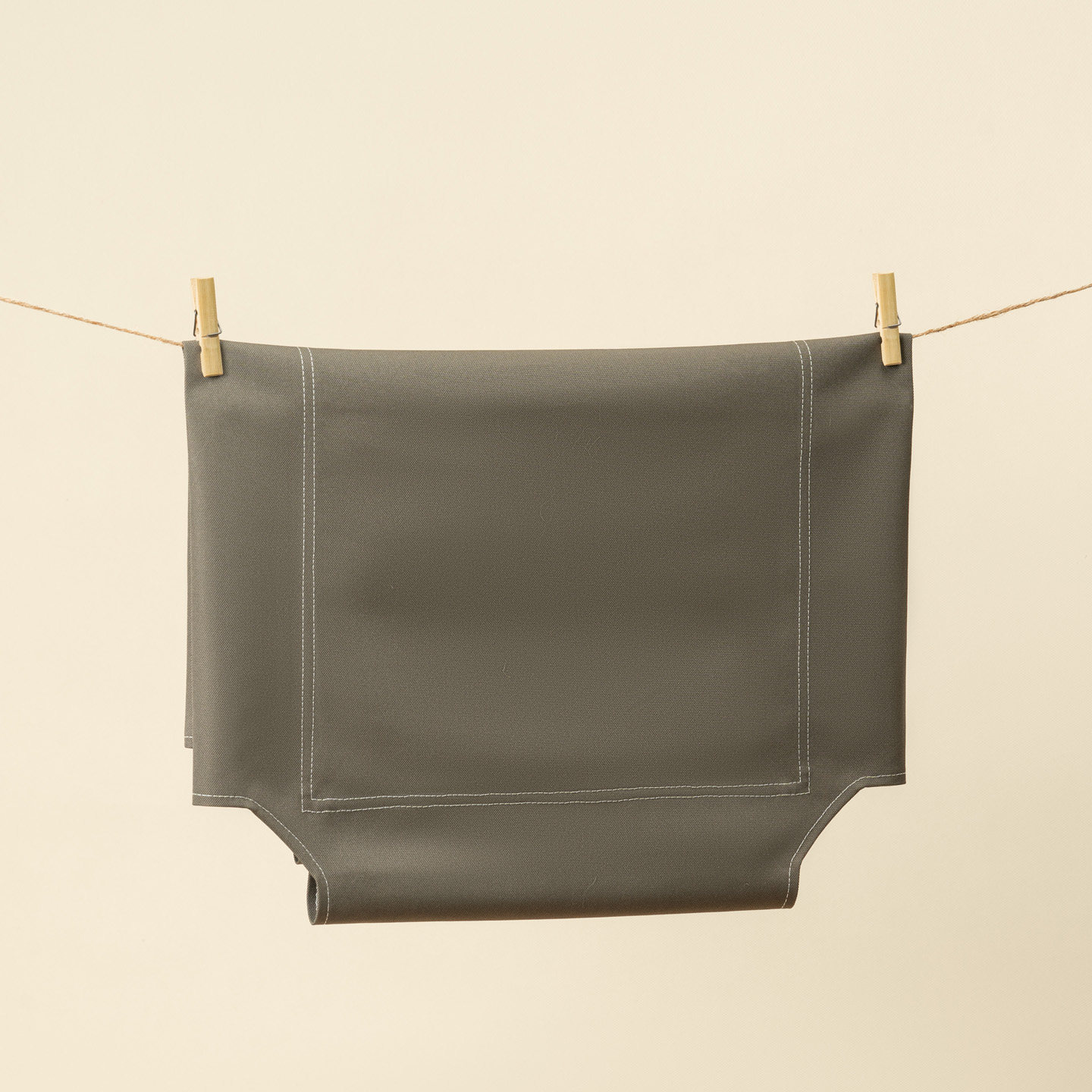Elevated Oxford fabric camp bed for dogs, close-up detail view