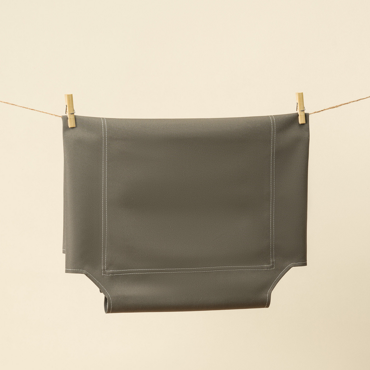 Elevated Oxford fabric camp bed for dogs, close-up detail view