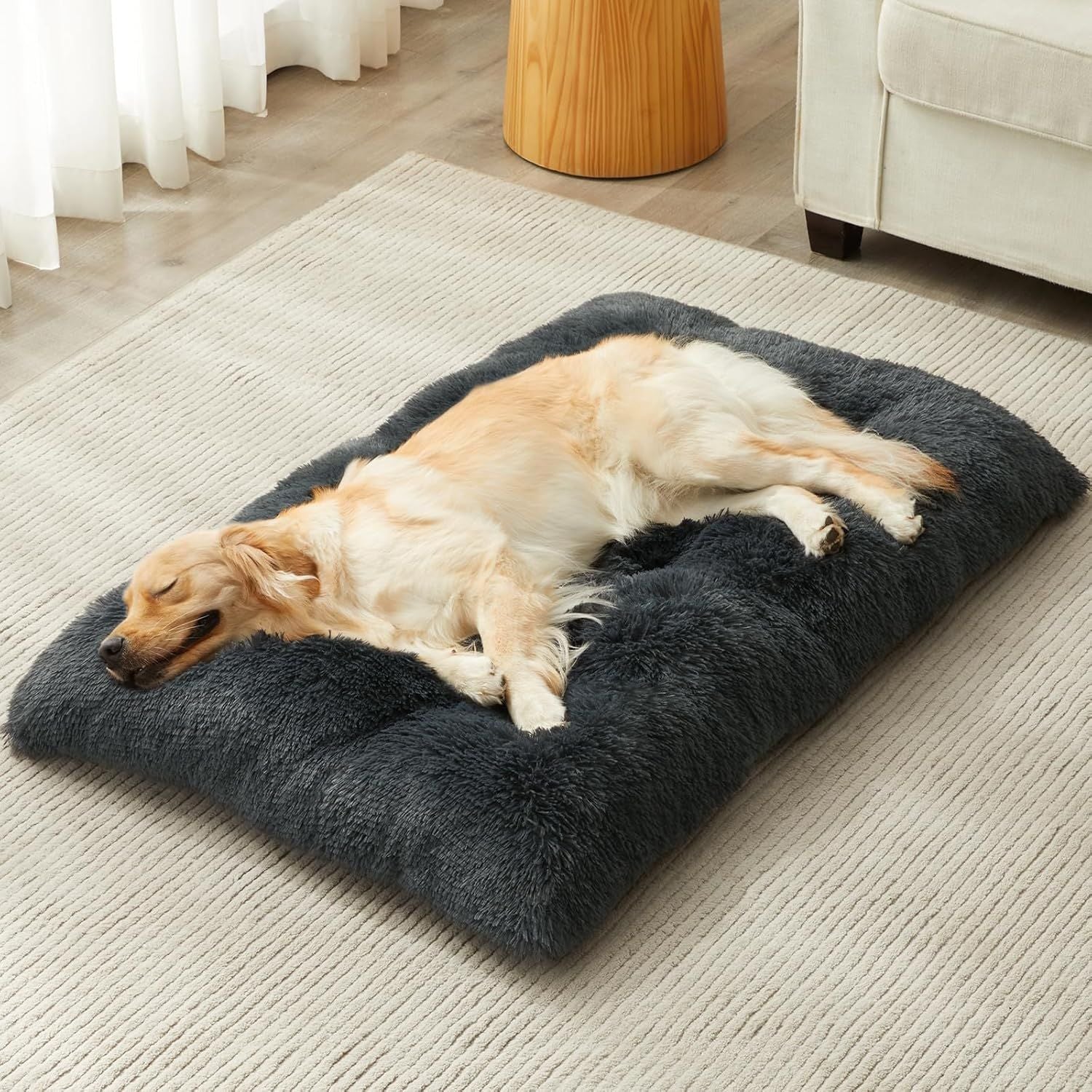 Plush faux fur pet mat with waterproof base, photo 4 of 47