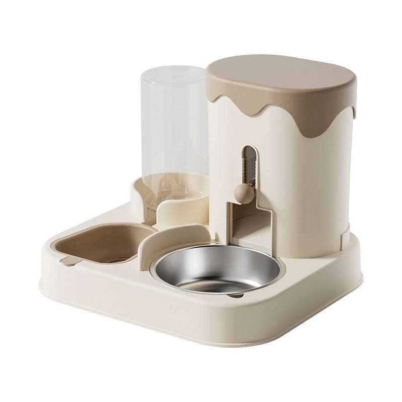Pet feeder