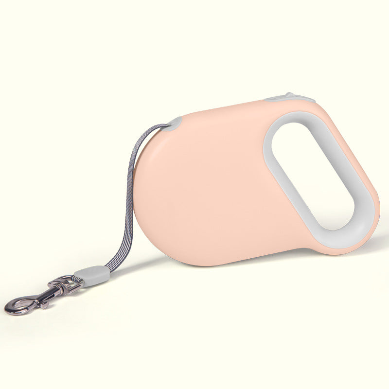 Retractable dog lead with safety lock, ideal for everyday use