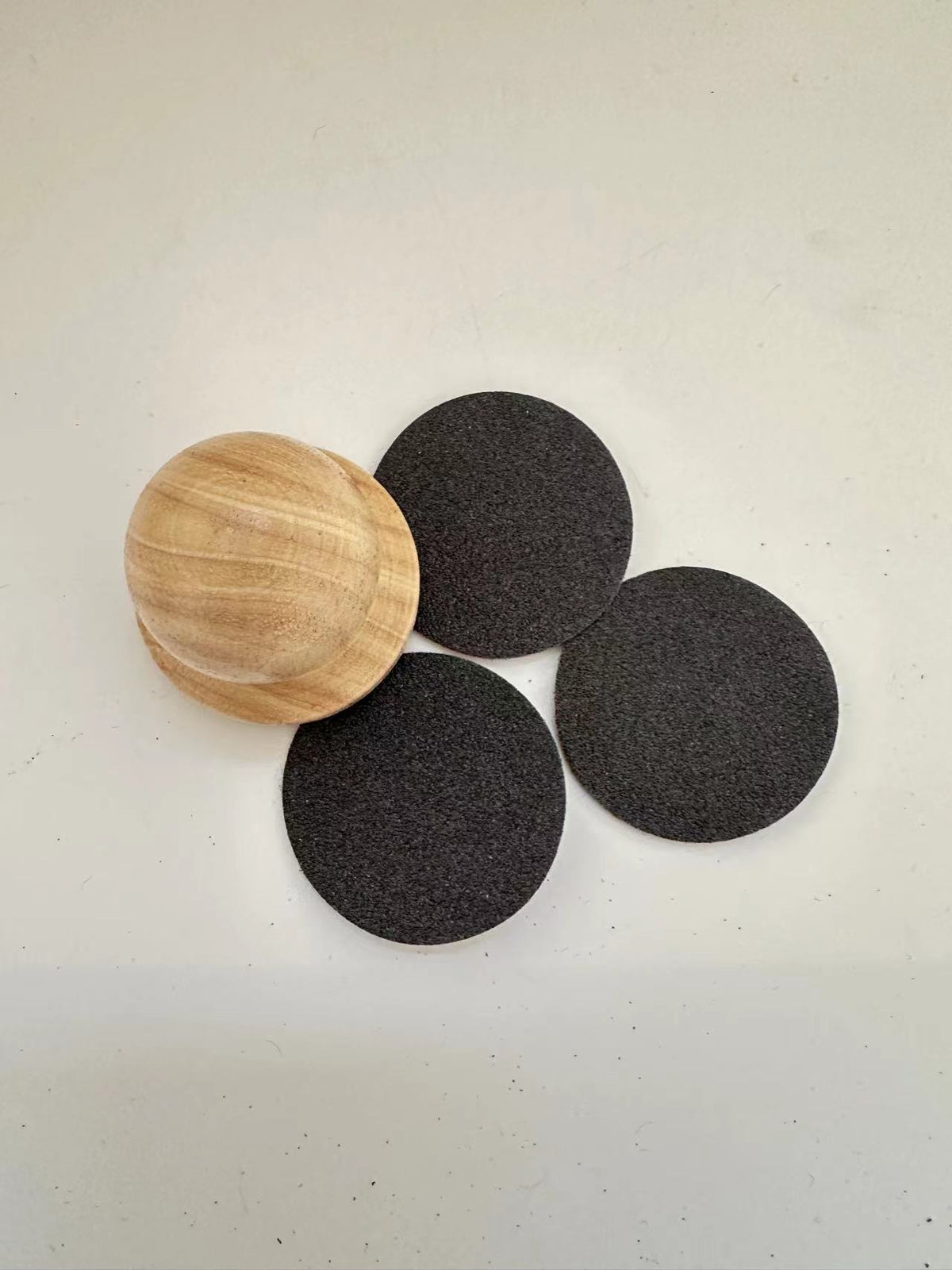 Wooden Dog Nail Scratch Board with Replaceable Sandpaper