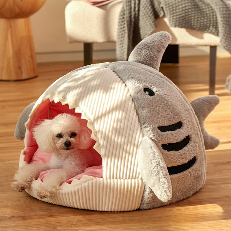 Shark shaped enclosed pet den bed, photo 3 of 14