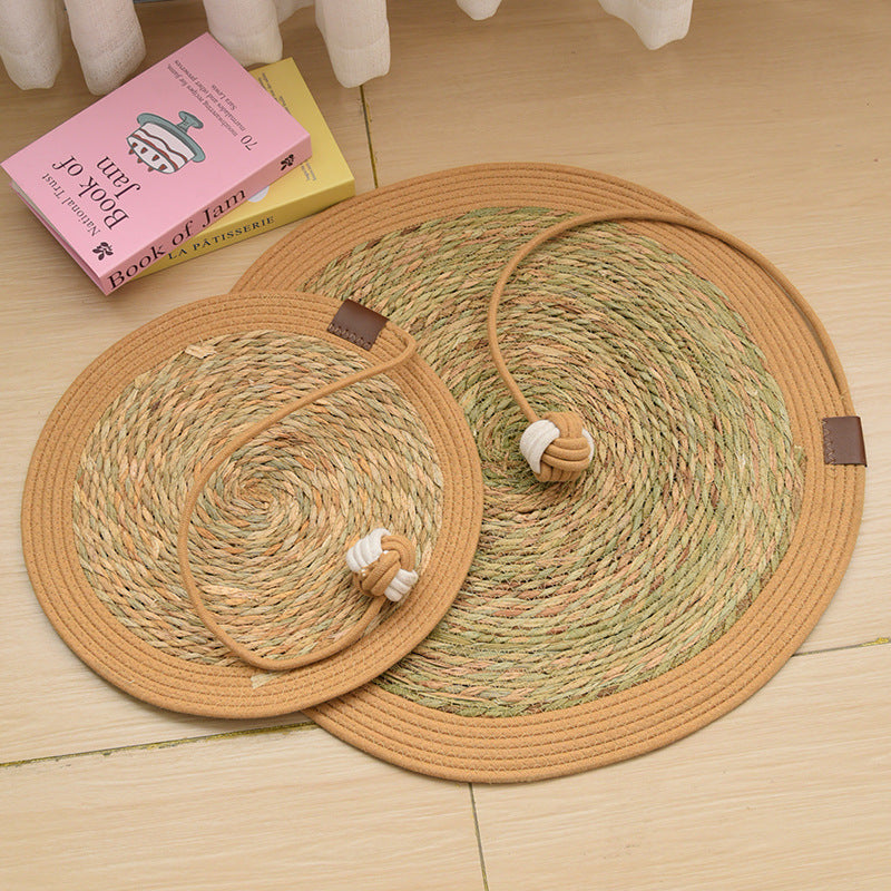 Round woven cattail grass cat scratch mat, main product photo