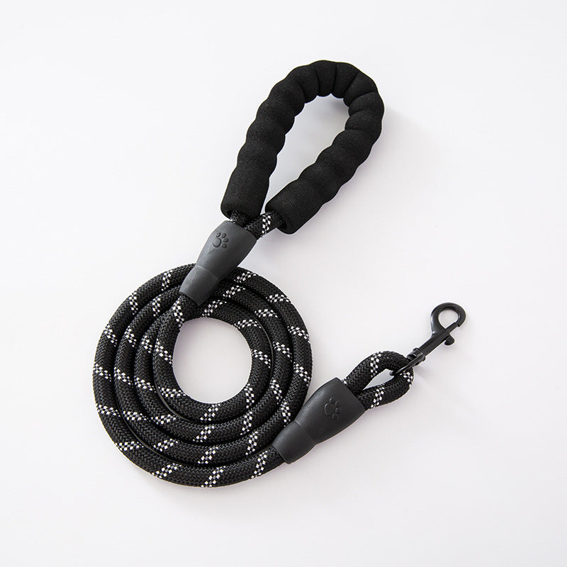 Nylon dog leads in eight colours and four lengths